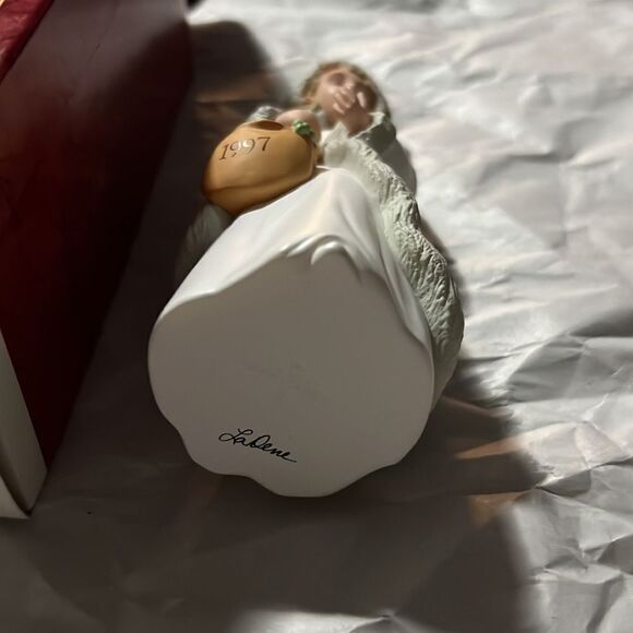 1997 Kolyada Christmas Visitors • Hallmark Keepsake Ornament Collector's Series - Picture 6 of 6